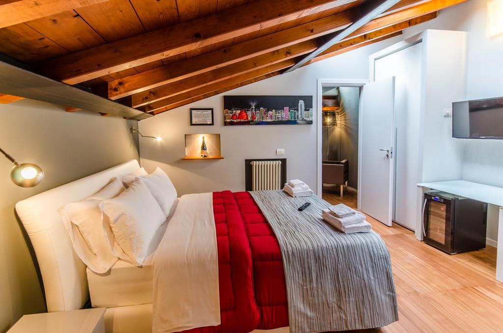 Duomo Guesthouse เปียเชนซา ห้อง รูปภาพ