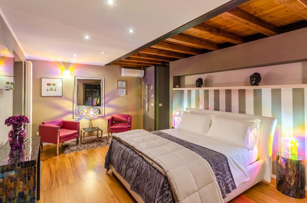 Duomo Guesthouse เปียเชนซา ภายนอก รูปภาพ