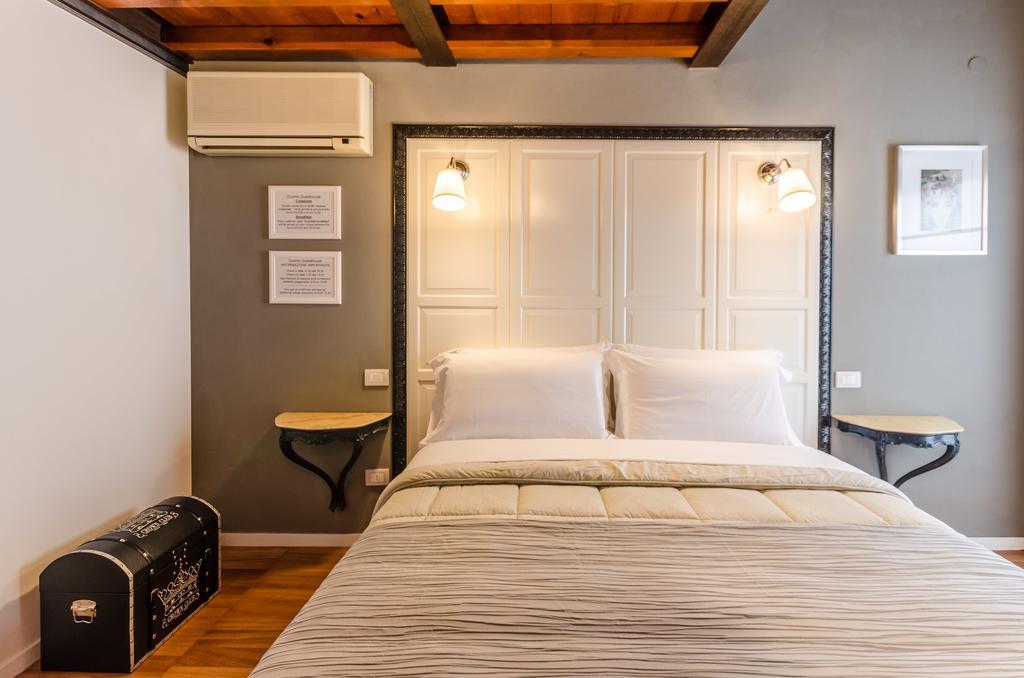 Duomo Guesthouse เปียเชนซา ห้อง รูปภาพ