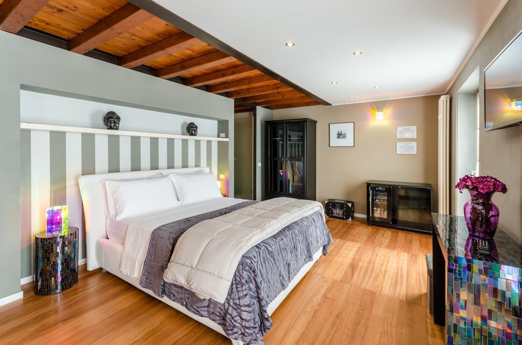Duomo Guesthouse เปียเชนซา ห้อง รูปภาพ