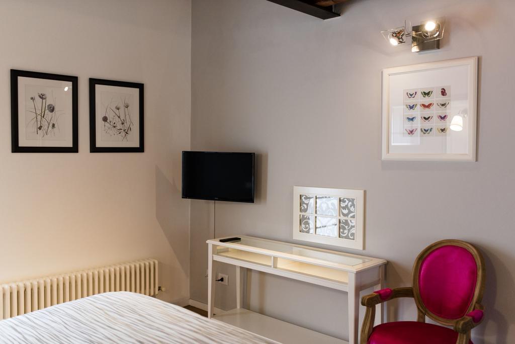 Duomo Guesthouse เปียเชนซา ห้อง รูปภาพ